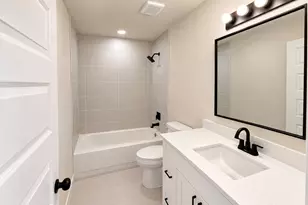 5214 Southlea St, Houston, TX 77033 - Photo 7
