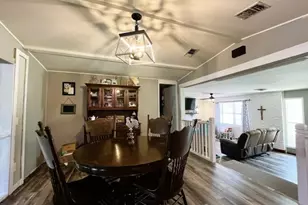 805 S 2nd St, Ganado, TX 77962 - Photo 7