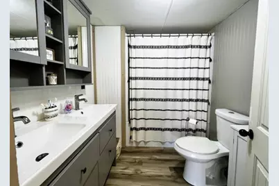 805 S 2nd Street, Ganado, TX 77962 - Photo 11