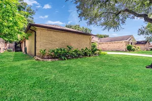 2819 Poplar Creek Ln, Pearland, TX 77584 - Photo 5