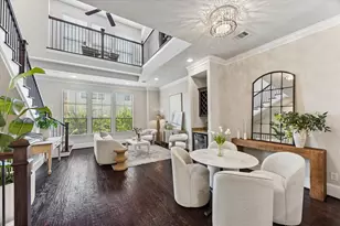 1045 W 22nd St, Houston, TX 77008 - Photo 5