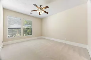 1045 W 22nd St, Houston, TX 77008 - Photo 15
