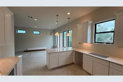3521 Harvest Dance Drive, Houston, TX 77008 - Photo 5