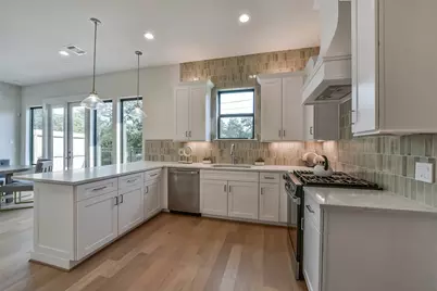 3521 Harvest Dance Drive, Houston, TX 77008 - Photo 9