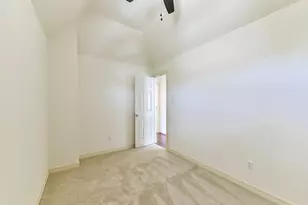 166 E Capstone Cir, The Woodlands, TX 77381 - Photo 35