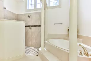 166 E Capstone Cir, The Woodlands, TX 77381 - Photo 27