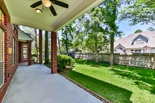 166 E Capstone Cir, The Woodlands, TX 77381 - Photo 3