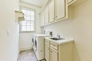 166 E Capstone Cir, The Woodlands, TX 77381 - Photo 21