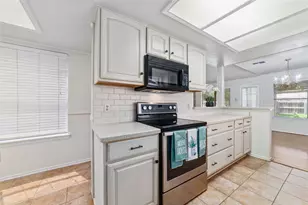 14210 Swanfield Dr, Houston, TX 77083 - Photo 11