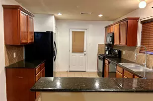 10806 Tobar Falls Cir, Houston, TX 77064 - Photo 9
