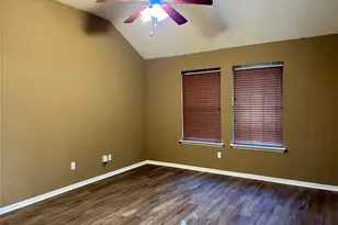 10806 Tobar Falls Cir, Houston, TX 77064 - Photo 13