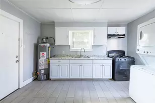 1509 J H Clouser St, Galveston, TX 77550 - Photo 11