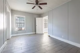 1509 J H Clouser St, Galveston, TX 77550 - Photo 9