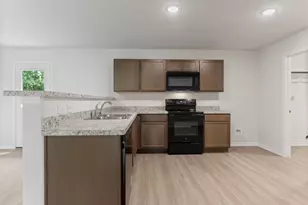 306 N Orange St, Sweeny, TX 77480 - Photo 13