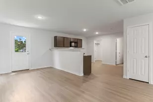 306 N Orange St, Sweeny, TX 77480 - Photo 5