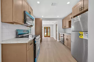 889 Chas Ln, Houston, TX 77091 - Photo 7