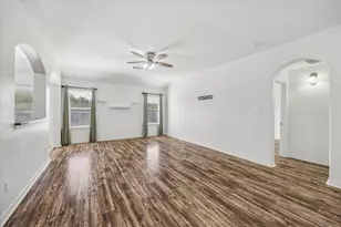 7315 Lyndhurst Village Ln, Spring, TX 77379 - Photo 3