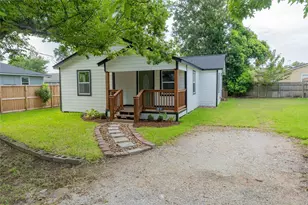 130 E Bernard St, Clute, TX 77531 - Photo 3
