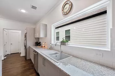 1333 W 22nd Street #F, Houston, TX 77008 - Photo 5