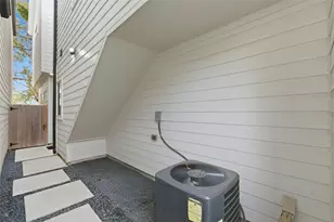 4605 Lavatera St, Houston, TX 77018 - Photo 5