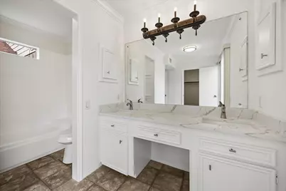 800 Country Place Drive #1102, Houston, TX 77079 - Photo 17