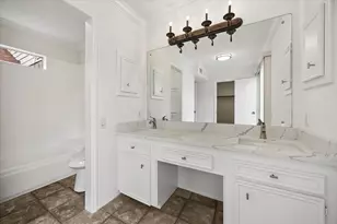 800 Country Pl Dr, Houston, TX 77079 - Photo 17