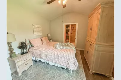 224 Maple Drive, Hitchcock, TX 77563 - Photo 9