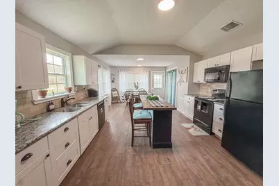 224 Maple Drive, Hitchcock, TX 77563 - Photo 5