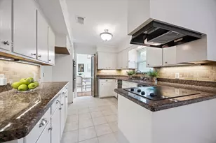 13914 Myrtlea Dr, Houston, TX 77079 - Photo 7