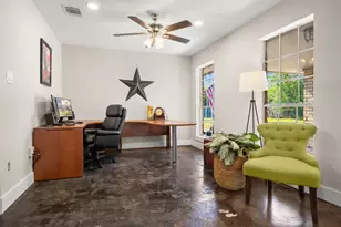 910 Brook Forest Ct, Conroe, TX 77385 - Photo 13