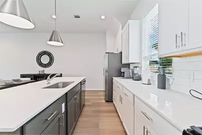 1013 Erin Street #T, Houston, TX 77009 - Photo 7