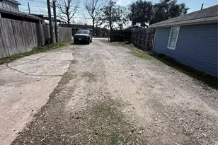 13809 Hershe St, Houston, TX 77015 - Photo 9