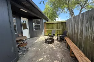 2613 7th Ave N, Texas City, TX 77590 - Photo 15