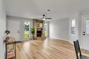 2613 7th Ave N, Texas City, TX 77590 - Photo 5