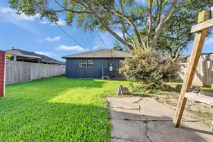2613 7th Ave N, Texas City, TX 77590 - Photo 27
