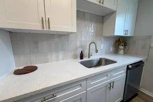 2613 7th Ave N, Texas City, TX 77590 - Photo 7
