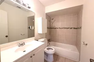 9706 Crestdale Cir, Houston, TX 77080 - Photo 15