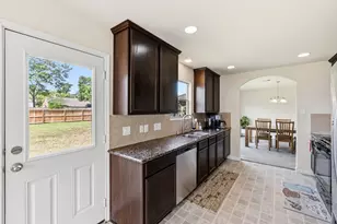 2623 Leopard Ct, Katy, TX 77449 - Photo 5