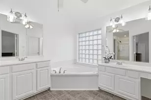 2426 Spellbrook Ct, League City, TX 77573 - Photo 27