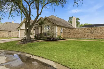 2426 Spellbrook Court, League City, TX 77573 - Photo 3