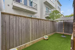 2409 Bevis St, Houston, TX 77008 - Photo 41