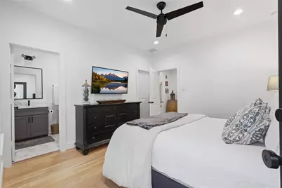 2409 Bevis Street, Houston, TX 77008 - Photo 9