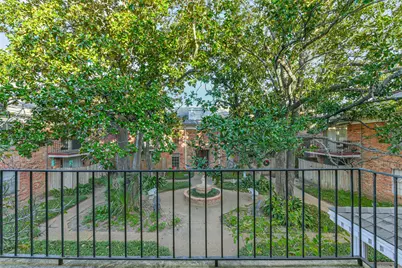 2824 Briarhurst Drive #24, Houston, TX 77057 - Photo 11