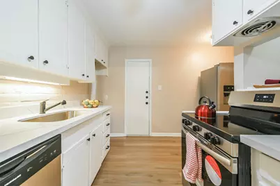 2824 Briarhurst Drive #24, Houston, TX 77057 - Photo 7