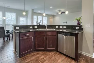3720 Daisy Ln, Huntsville, TX 77340 - Photo 5