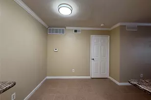 2250 Bering Dr, Houston, TX 77057 - Photo 9