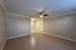 2250 Bering Dr, Houston, TX 77057 - Photo 3