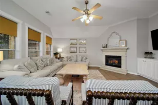 3907 Broad Thicket Ct, Sugar Land, TX 77498 - Photo 7
