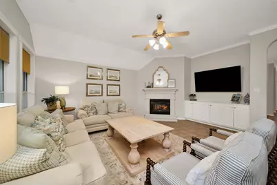 3907 Broad Thicket Court, Sugar Land, TX 77498 - Photo 5