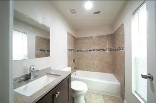 12115 Segrest A Dr, Houston, TX 77047 - Photo 9